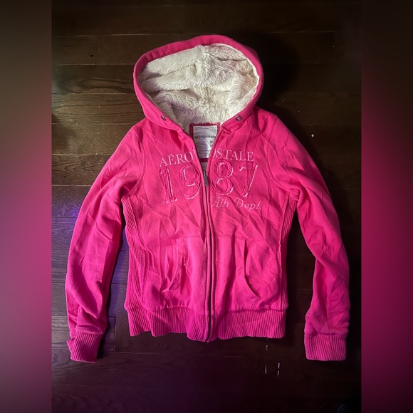 Aeropostale hot pink! Furry zip up perfect to keep u warm and cute all winter - Picture 5 of 5